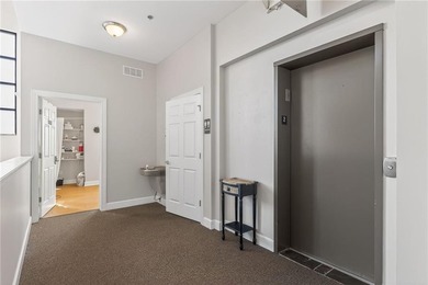 Excellent opportunity for an owner-user or investor seeking a - photo 41