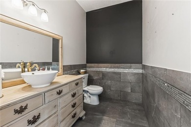 Excellent opportunity for an owner-user or investor seeking a - photo 43