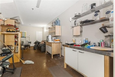 Excellent opportunity for an owner-user or investor seeking a - photo 44
