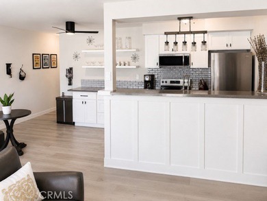 THIS ONE HAS IT ALL ! This beautifully upgraded, turnkey 1- - photo 2