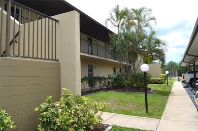 Turnkey 2BR/2BA ground-floor condo with beautiful lake views - photo 3