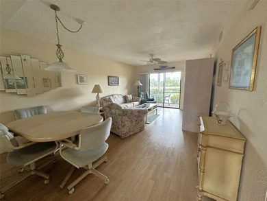 Turnkey 2BR/2BA ground-floor condo with beautiful lake views - photo 9