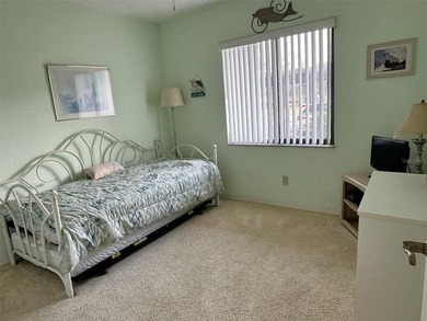 Turnkey 2BR/2BA ground-floor condo with beautiful lake views - photo 10
