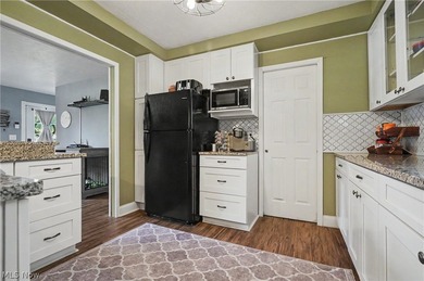 Stylish, ranch home on 1 acre lot in Aurora. This 3-bedroom 2 - photo 12