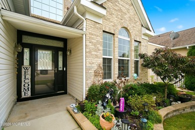 Exceptional Warwick II on a premium wooded lot in the - photo 3