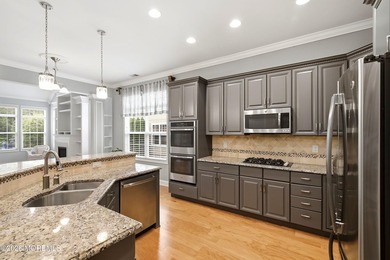 Exceptional Warwick II on a premium wooded lot in the - photo 8