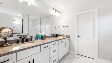 Welcome to an exceptional residence in the highly sought-after - photo 19