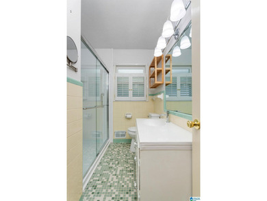 This well maintained 5 bedroom, 4 bathroom, full brick home on a - photo 24