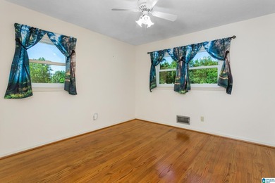 This well maintained 5 bedroom, 4 bathroom, full brick home on a - photo 25