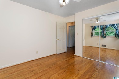 This well maintained 5 bedroom, 4 bathroom, full brick home on a - photo 26