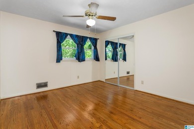 This well maintained 5 bedroom, 4 bathroom, full brick home on a - photo 29