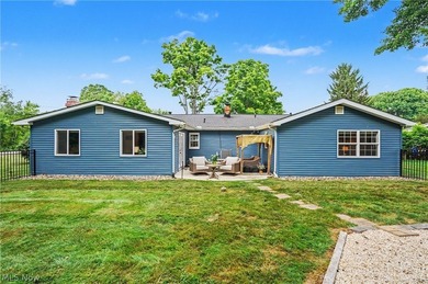 Stylish, ranch home on 1 acre lot in Aurora. This 3-bedroom 2 - photo 36