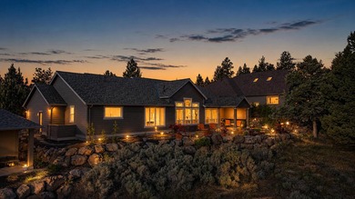 Single-level home, clear mountain views overlooking the 1st - photo 1