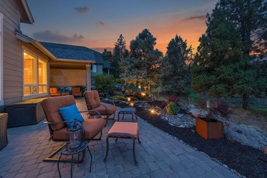 Single-level home, clear mountain views overlooking the 1st - photo 6