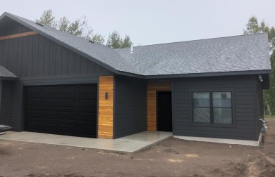 Lake Townhome/Townhouse For Sale in Cloquet, Minnesota