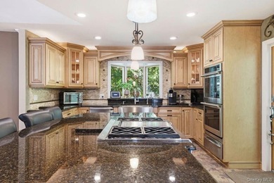 Welcome to 17 Nottingham Way. This expansive unique 5,300 - photo 9