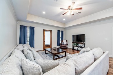 Beautiful home in a great location! Has Flood Policy, but not - photo 7