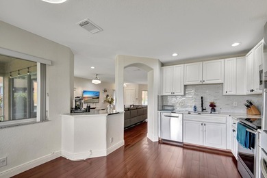 RENOVATED CORNER UNIT: 4BR/2.5BA w/ WATERFRONT FOUNTAIN views in - photo 13