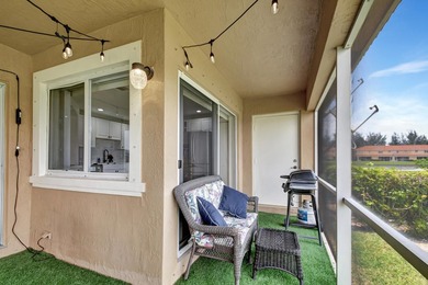 RENOVATED CORNER UNIT: 4BR/2.5BA w/ WATERFRONT FOUNTAIN views in - photo 17