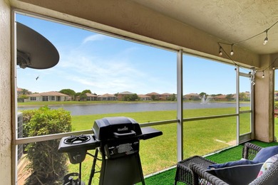 RENOVATED CORNER UNIT: 4BR/2.5BA w/ WATERFRONT FOUNTAIN views in - photo 20