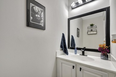 RENOVATED CORNER UNIT: 4BR/2.5BA w/ WATERFRONT FOUNTAIN views in - photo 25
