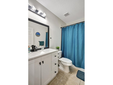 RENOVATED CORNER UNIT: 4BR/2.5BA w/ WATERFRONT FOUNTAIN views in - photo 27