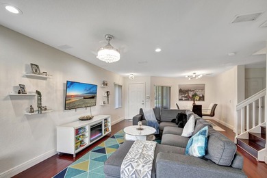 RENOVATED CORNER UNIT: 4BR/2.5BA w/ WATERFRONT FOUNTAIN views in - photo 31