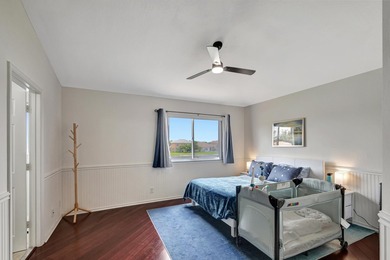 RENOVATED CORNER UNIT: 4BR/2.5BA w/ WATERFRONT FOUNTAIN views in - photo 40