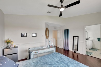 RENOVATED CORNER UNIT: 4BR/2.5BA w/ WATERFRONT FOUNTAIN views in - photo 42