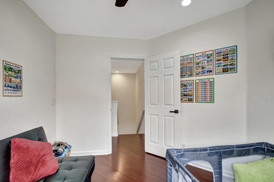 RENOVATED CORNER UNIT: 4BR/2.5BA w/ WATERFRONT FOUNTAIN views in - photo 45