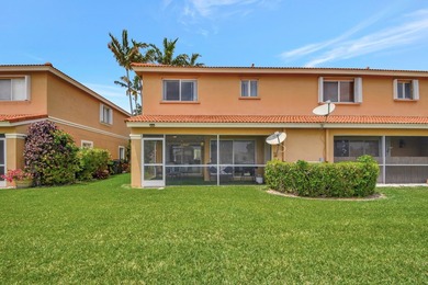 RENOVATED CORNER UNIT: 4BR/2.5BA w/ WATERFRONT FOUNTAIN views in - photo 47