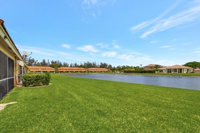 RENOVATED CORNER UNIT: 4BR/2.5BA w/ WATERFRONT FOUNTAIN views in - photo 49
