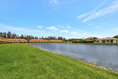 RENOVATED CORNER UNIT: 4BR/2.5BA w/ WATERFRONT FOUNTAIN views in - photo 50