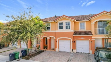 Lake Townhome/Townhouse For Sale in Homestead, Florida