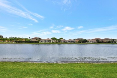 RENOVATED CORNER UNIT: 4BR/2.5BA w/ WATERFRONT FOUNTAIN views in - photo 51