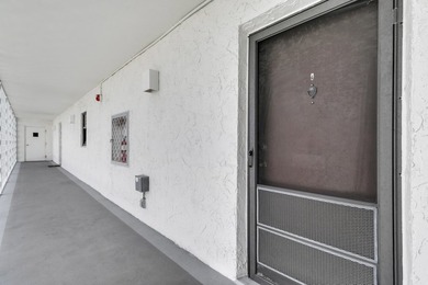Welcome to one of North Palm Beach's premiere condo buildings - photo 5