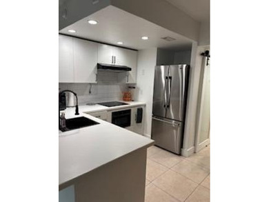LUXURY STUDIO IN PREMIER INTRACOASTAL HIGH-RISE-FULLY FURNISHED - photo 5