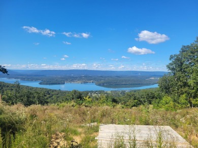 Lake Home For Sale in South Pittsburg, Tennessee