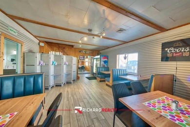Experience a rare turnkey opportunity at Boysen Marina & - photo 17