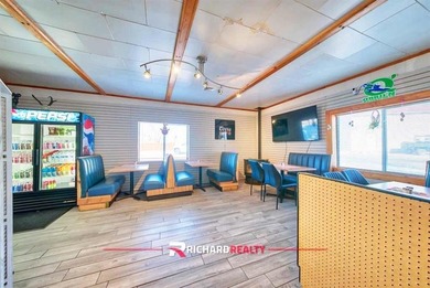 Experience a rare turnkey opportunity at Boysen Marina & - photo 18