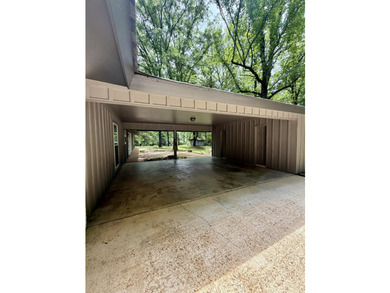 Welcome to this beautiful, completely renovated from top to - photo 24