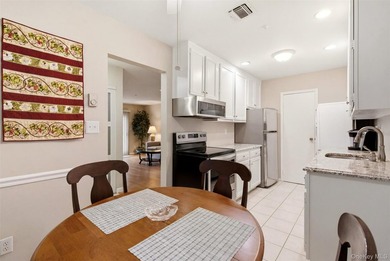 Bright 1 Bedroom Unit in the Highly-Desired Fairfield Saint - photo 7