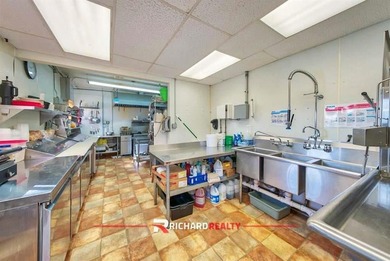 Experience a rare turnkey opportunity at Boysen Marina & - photo 27