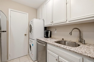 Bright 1 Bedroom Unit in the Highly-Desired Fairfield Saint - photo 10