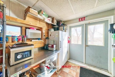 Experience a rare turnkey opportunity at Boysen Marina & - photo 30