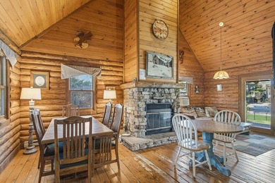 Welcome to your dream retreat on Lake Delton in the heart of - photo 5