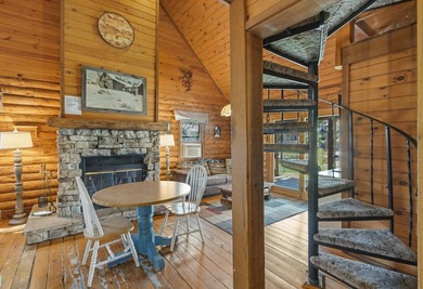 Welcome to your dream retreat on Lake Delton in the heart of - photo 7