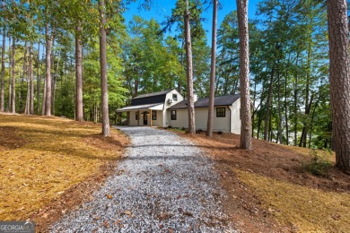 Lake Home For Sale in Toccoa, Georgia