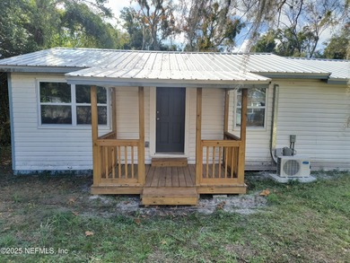 St. Johns River Home For Sale in Palatka Florida