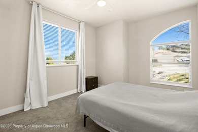 Unobstructed views! Positioned to capture sweeping mountain - photo 15
